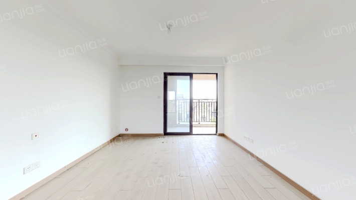 世茂龙湾八期二手房实景图