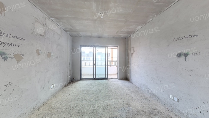 港湘铂玥二手房实景图