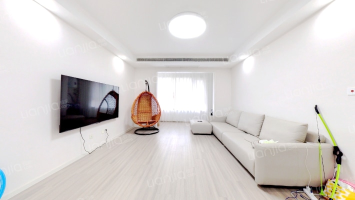 绿地IFC中央公馆B3区二手房实景图