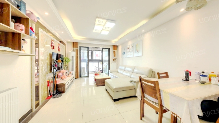 世茂翡翠府邸二手房实景图