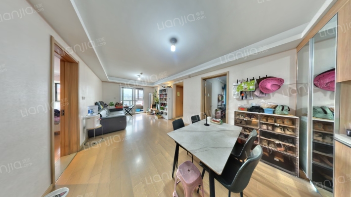 阳光城巴塞阳光二手房实景图