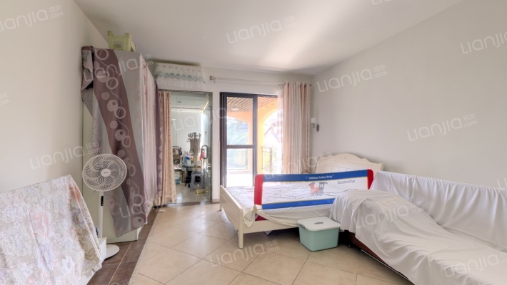 国航帕尔美纳二手房实景图