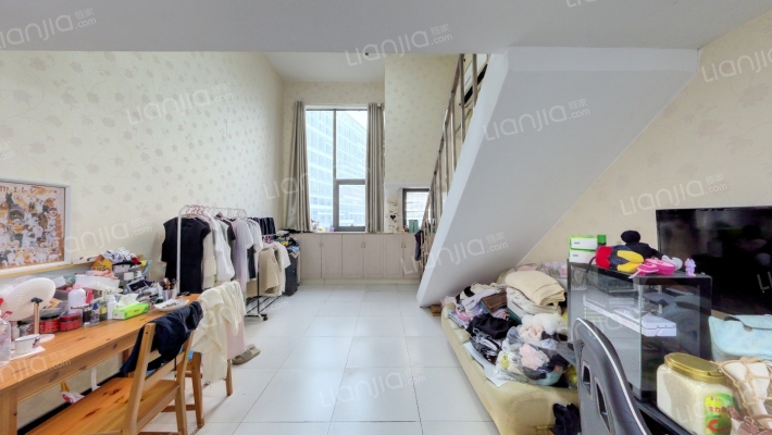 深港亚太中心二手房实景图