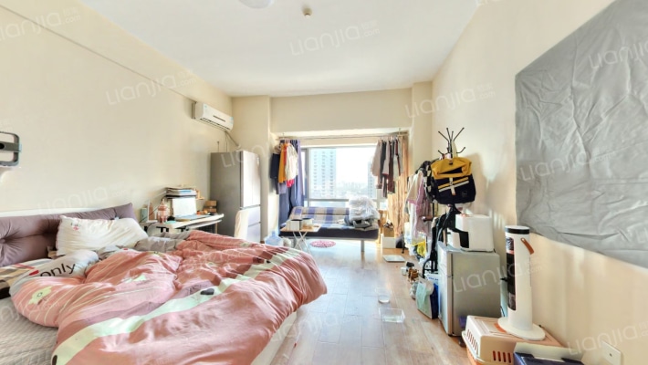 新世界中心B区二手房实景图