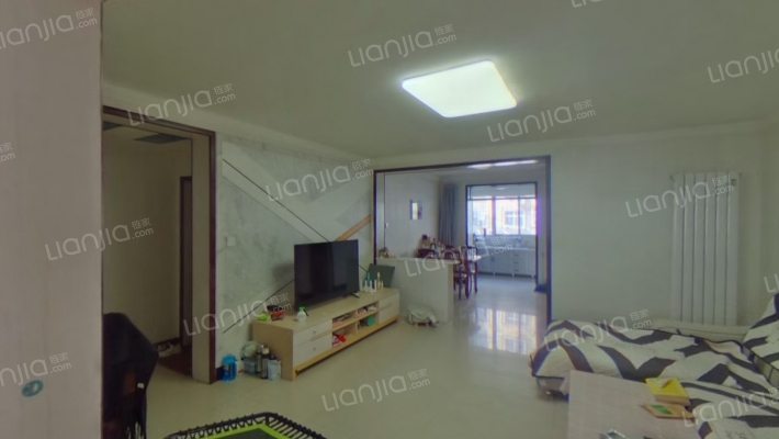 温馨小区二手房实景图