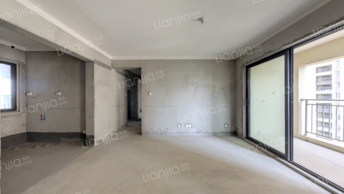 绿地紫峰公馆二手房实景图