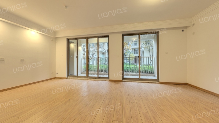 绿地新里海源名邸二手房实景图