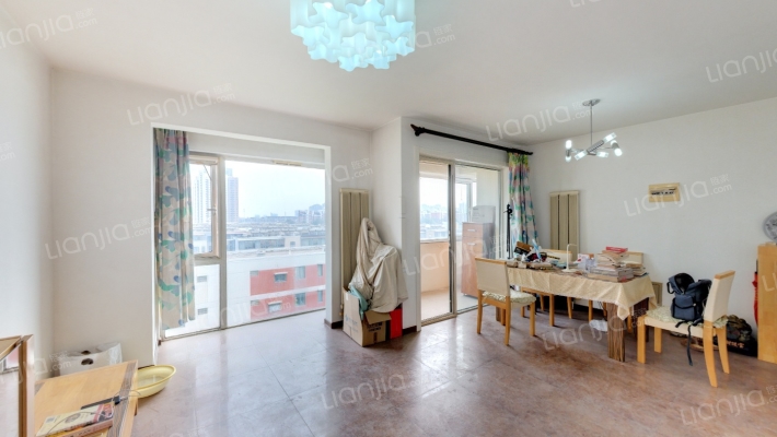 假日风景花园二手房实景图