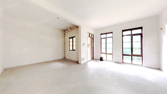 旭辉芭堤兰湾二手房实景图