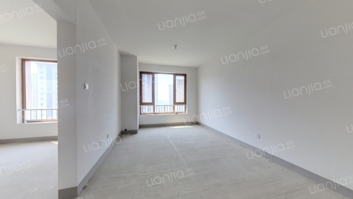 中楼层 朝南两居 视野好 位置安静 满二-客厅