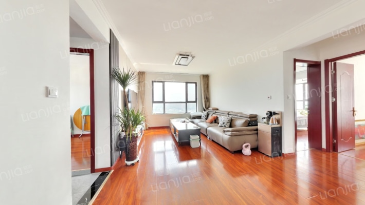 加州东部世界城东城名郡二手房实景图