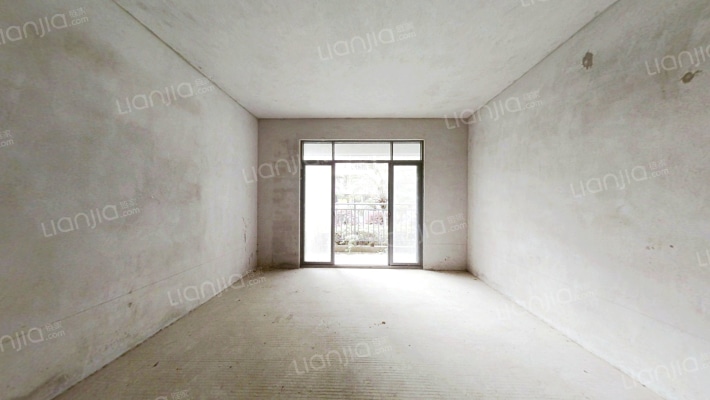 鸿通世纪华庭二手房实景图