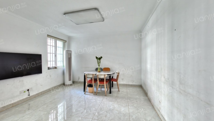 新月公寓二手房实景图