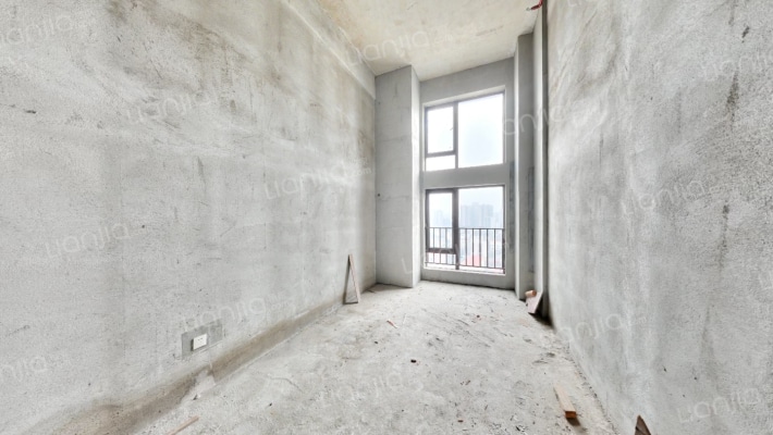 卓越江岸二手房实景图