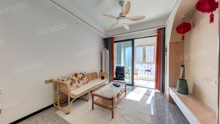 中奥滨江one二手房实景图