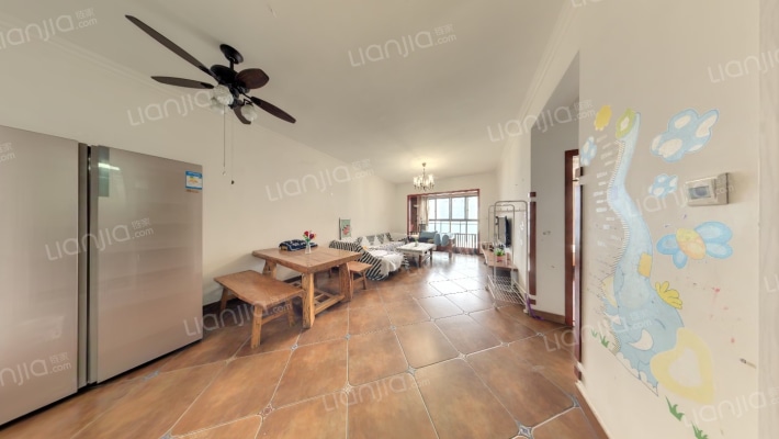 置信逸都B区二手房实景图