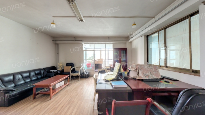 中信大厦二手房实景图