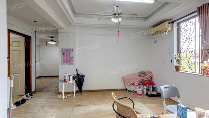 华师大学宿舍中区二手房实景图