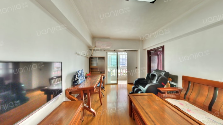 新鹏苑二手房实景图