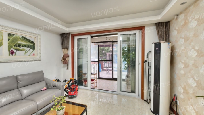 鸿景华庭二手房实景图