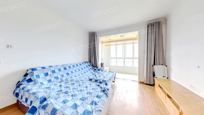 绿地高铁东城三期二手房实景图