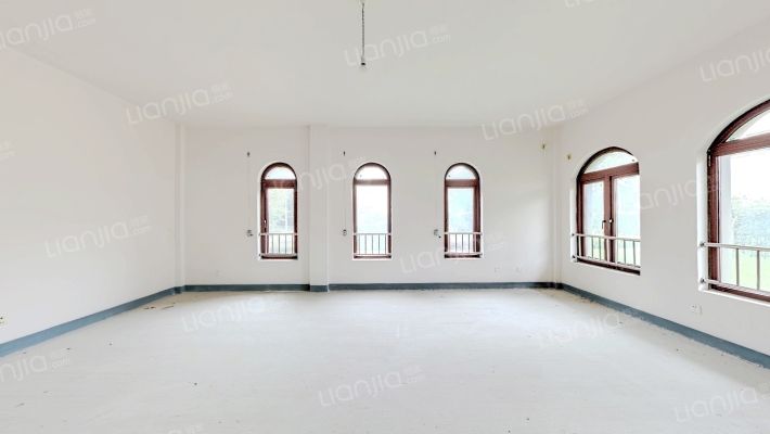 天邻湖景二手房实景图