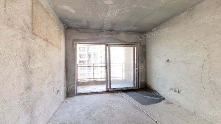 越亚天赐良园二手房实景图