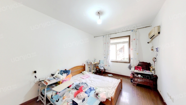 供水小区二手房实景图