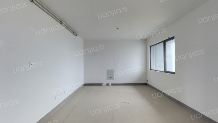 西泰佳苑二手房实景图