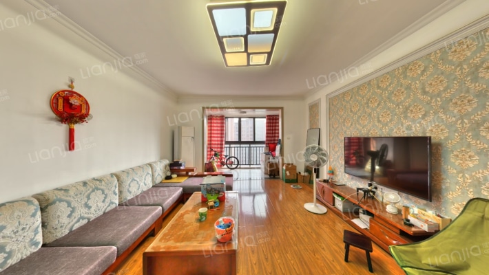 八方小区C区二手房实景图