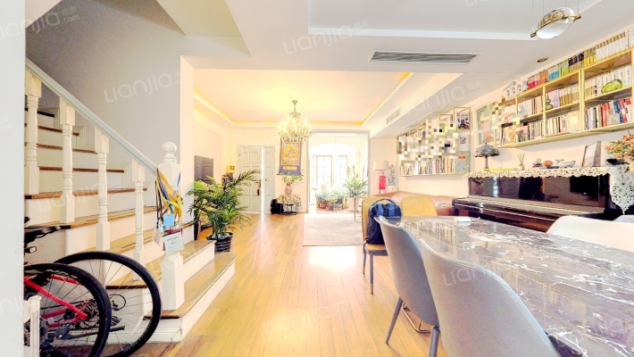 西郊华庭二手房实景图