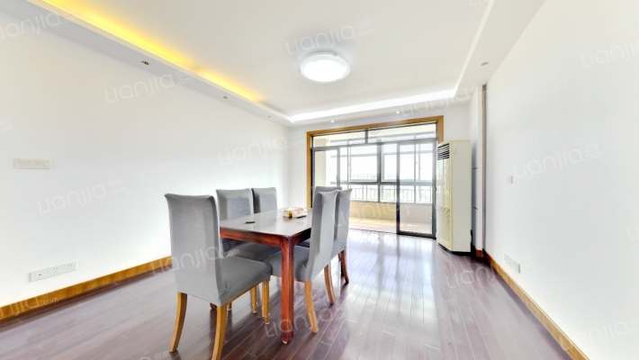 新凤凰城二手房实景图