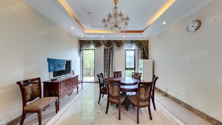 CBD国际高尔夫别墅二手房实景图