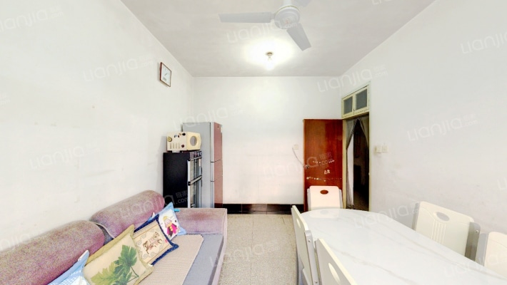 镇南新邨二手房实景图