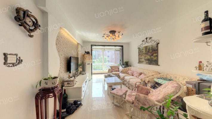 瑞士风情小镇一期二手房实景图