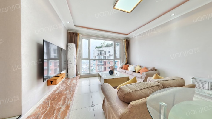 会所花园二手房实景图