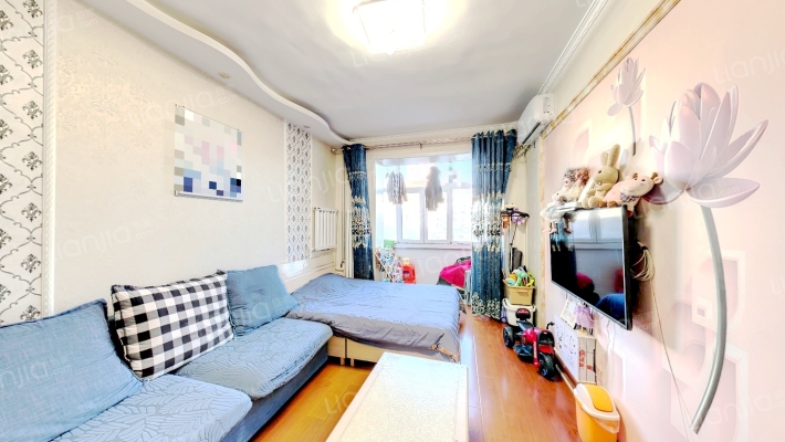 新民北街机械局宿舍二手房实景图