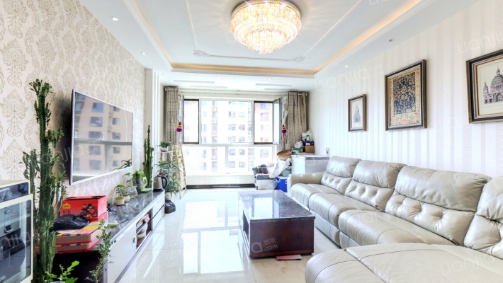 开发区 惠友钻石广场 全南两居室-客厅