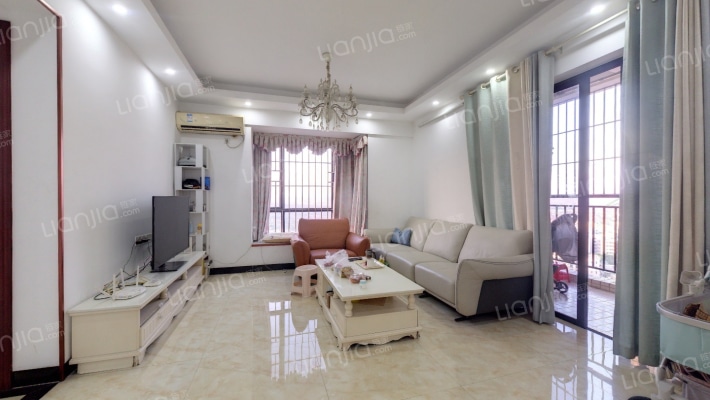 金威名苑二手房实景图