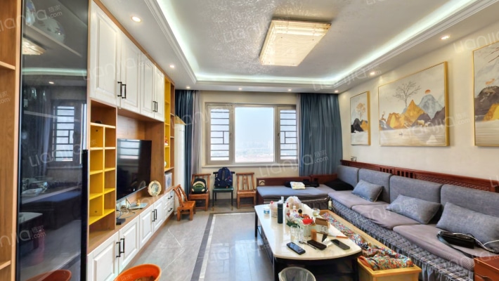 岳华新苑二手房实景图