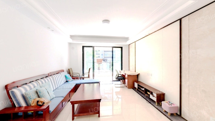 美的悦江府二手房实景图