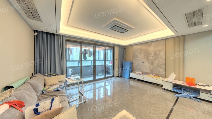 万科·隐秀湖畔二手房实景图