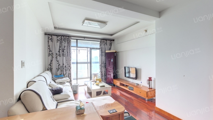 亚厦·中央假日二手房实景图