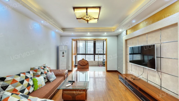 世茂世界湾花园北区二手房实景图