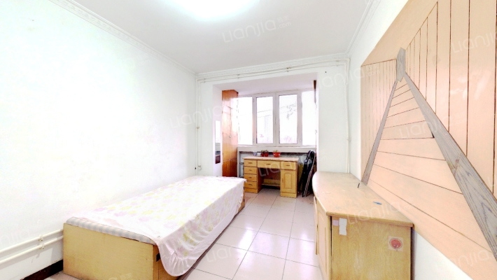 体育场楼二手房实景图