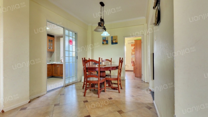 上层建筑二手房实景图