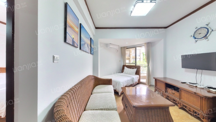 水晶蓝湾公寓二手房实景图