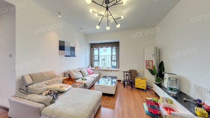 奥山创意街区二手房实景图