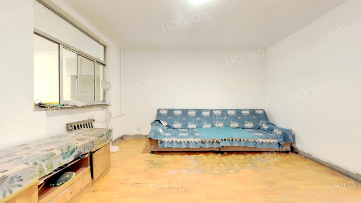 塑料公司宿舍二手房实景图