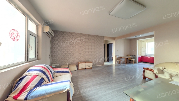 蓝天金地二手房实景图